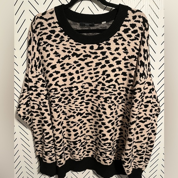 T Tahari Leopard Print Crew Neck Sweater - Picture 3 of 9